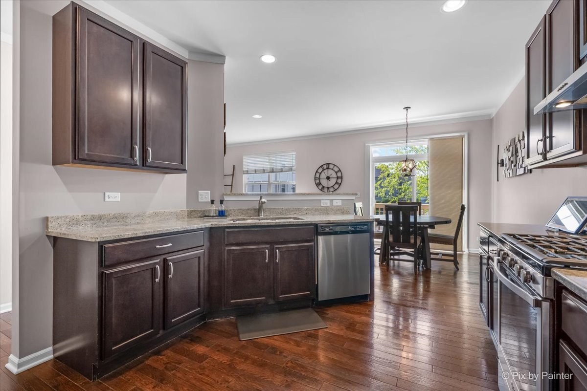 272 Bennett Drive Carol Stream IL 60188