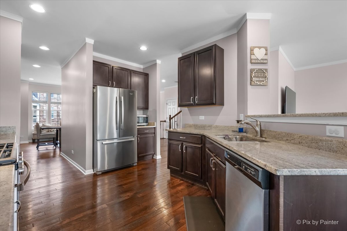 272 Bennett Drive Carol Stream IL 60188