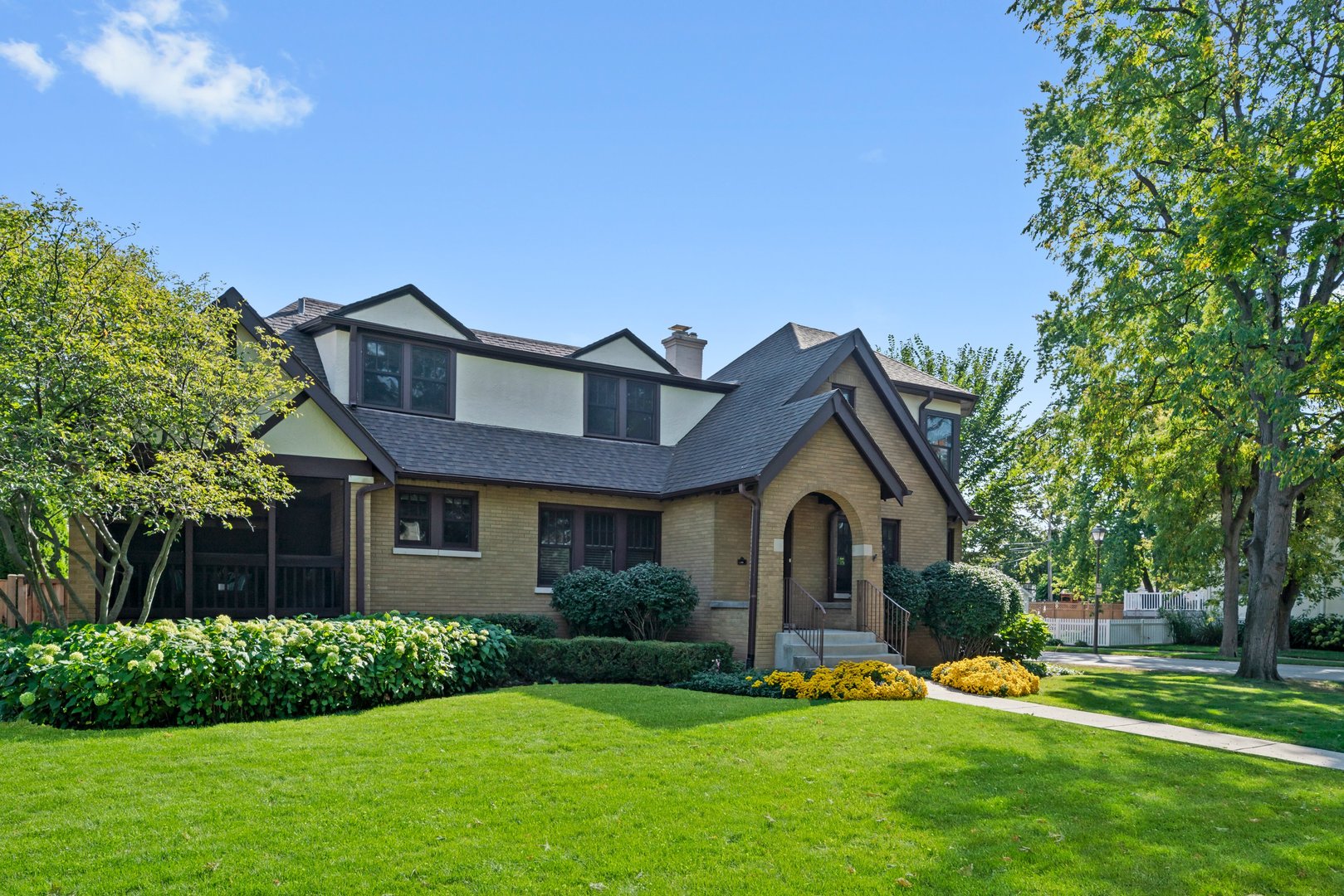 421 South Sunnyside Avenue Elmhurst IL 60126