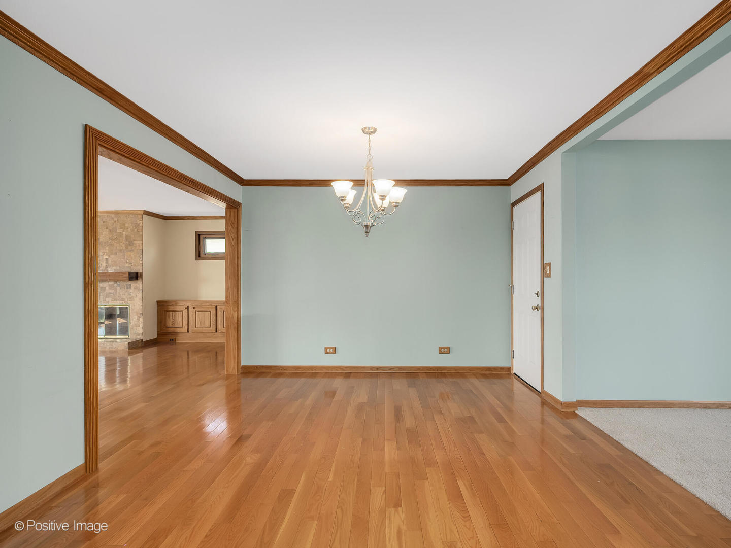 390 Arrowhead Trail Carol Stream IL 60188