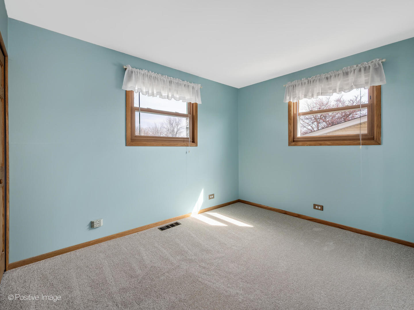 390 Arrowhead Trail Carol Stream IL 60188