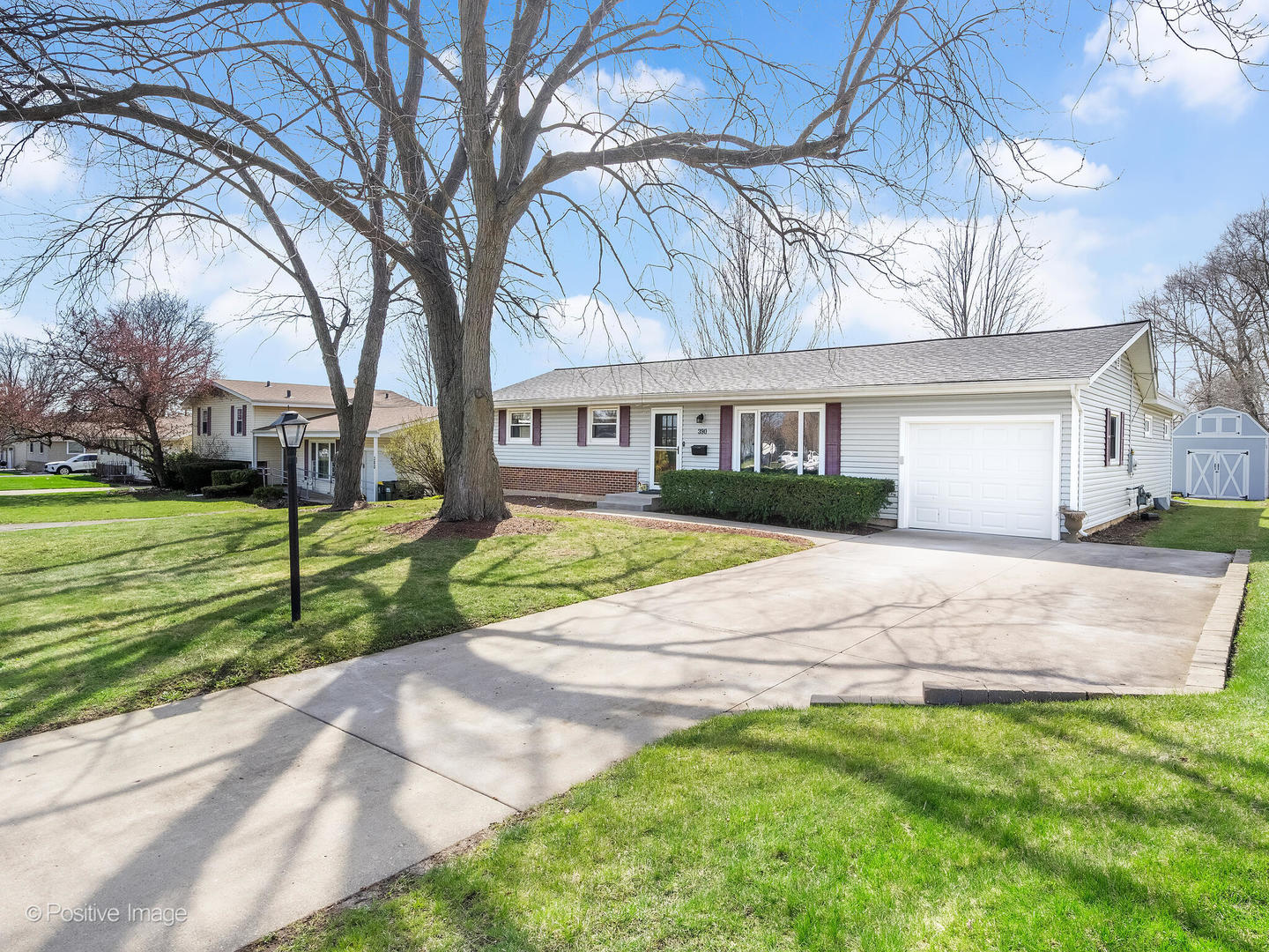 390 Arrowhead Trail Carol Stream IL 60188