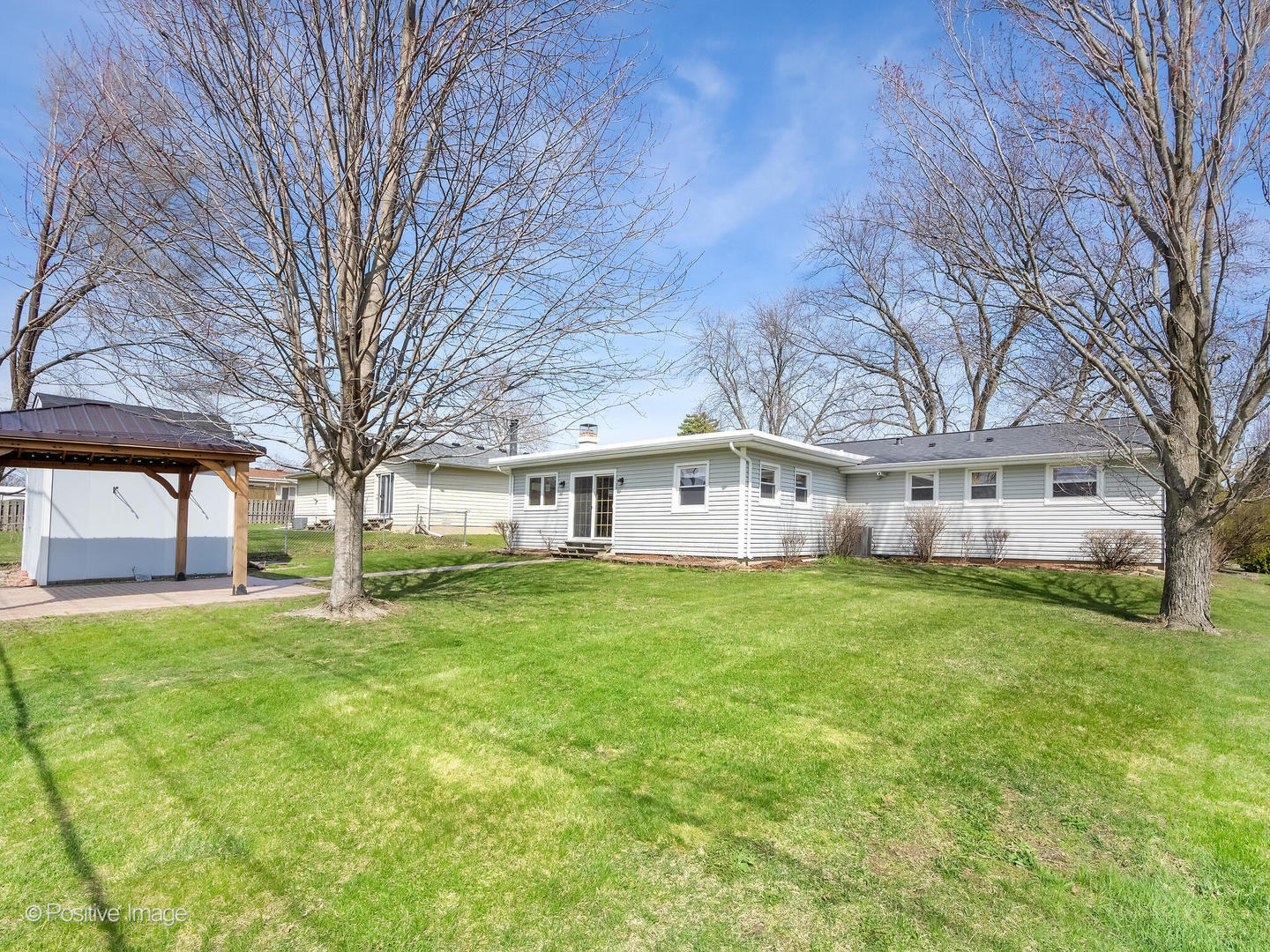 390 Arrowhead Trail Carol Stream IL 60188