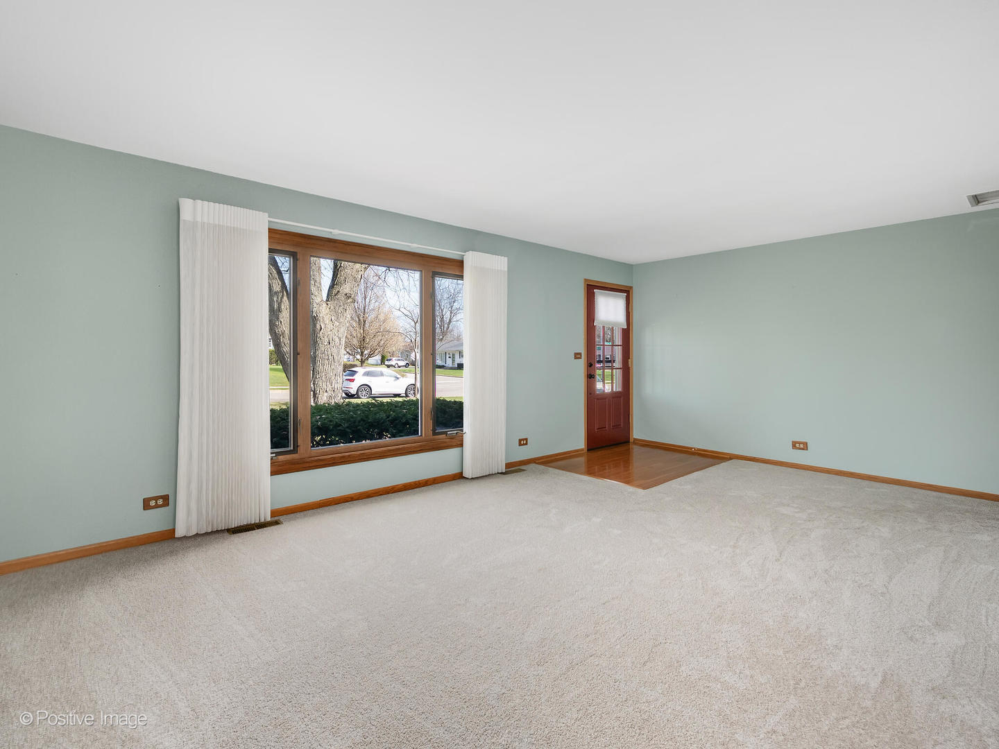390 Arrowhead Trail Carol Stream IL 60188