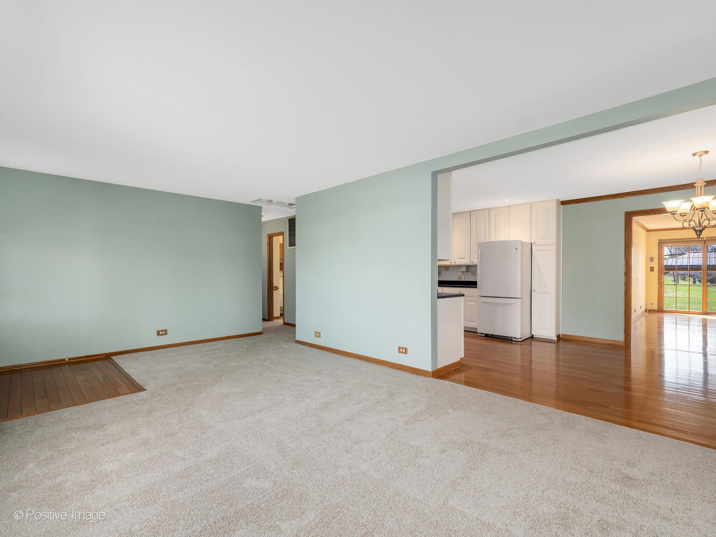 390 Arrowhead Trail Carol Stream IL 60188