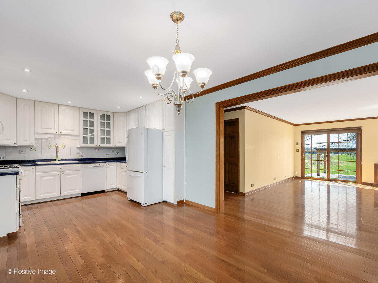 390 Arrowhead Trail Carol Stream IL 60188