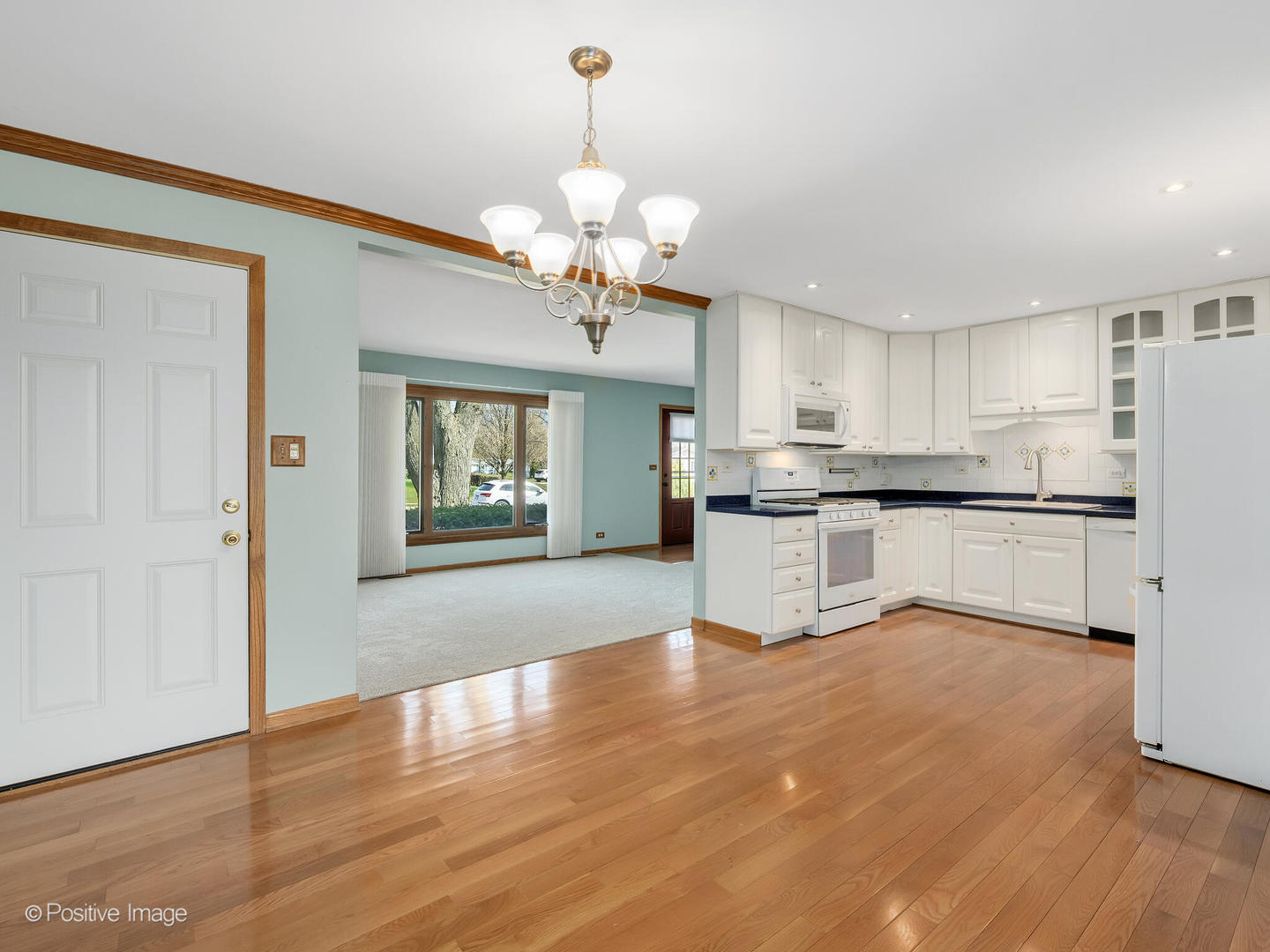 390 Arrowhead Trail Carol Stream IL 60188