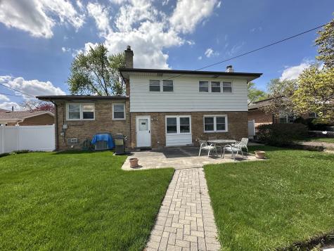 8154 West Lyons Street Niles IL 60714