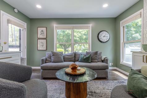 149 North Hale Street Palatine IL 60067