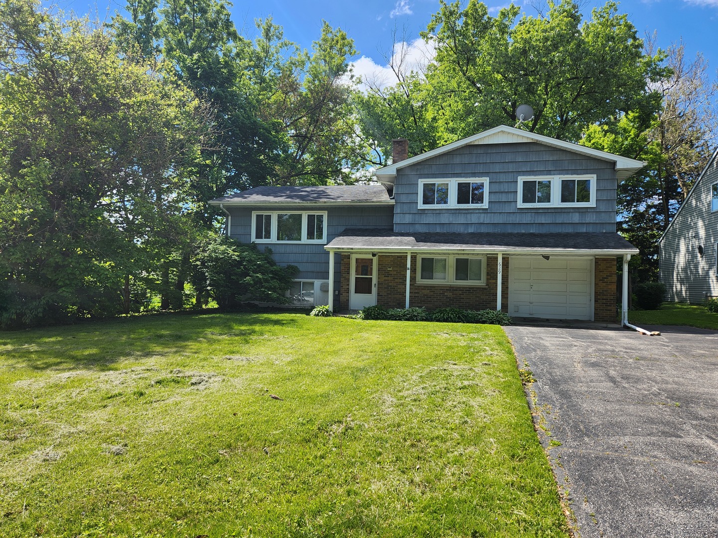 629 Jonquil Avenue Lisle IL 60532