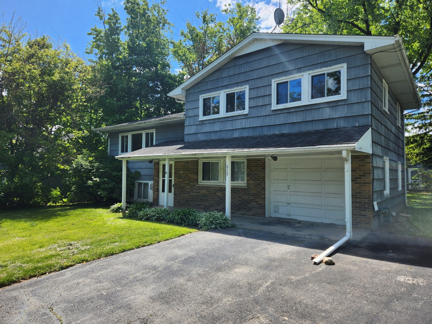 629 Jonquil Avenue Lisle IL 60532