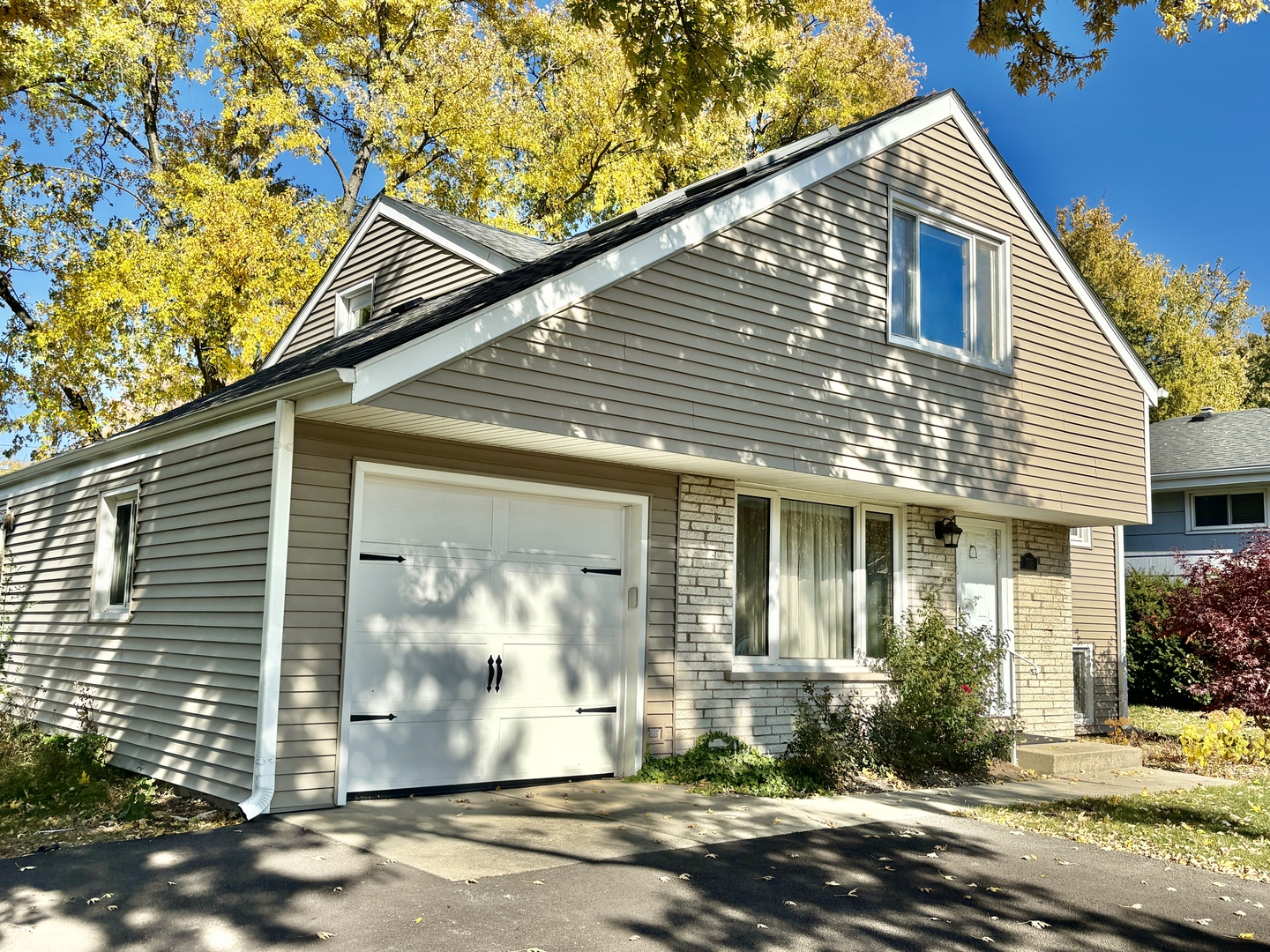 758 Maple Avenue Lisle IL 60532