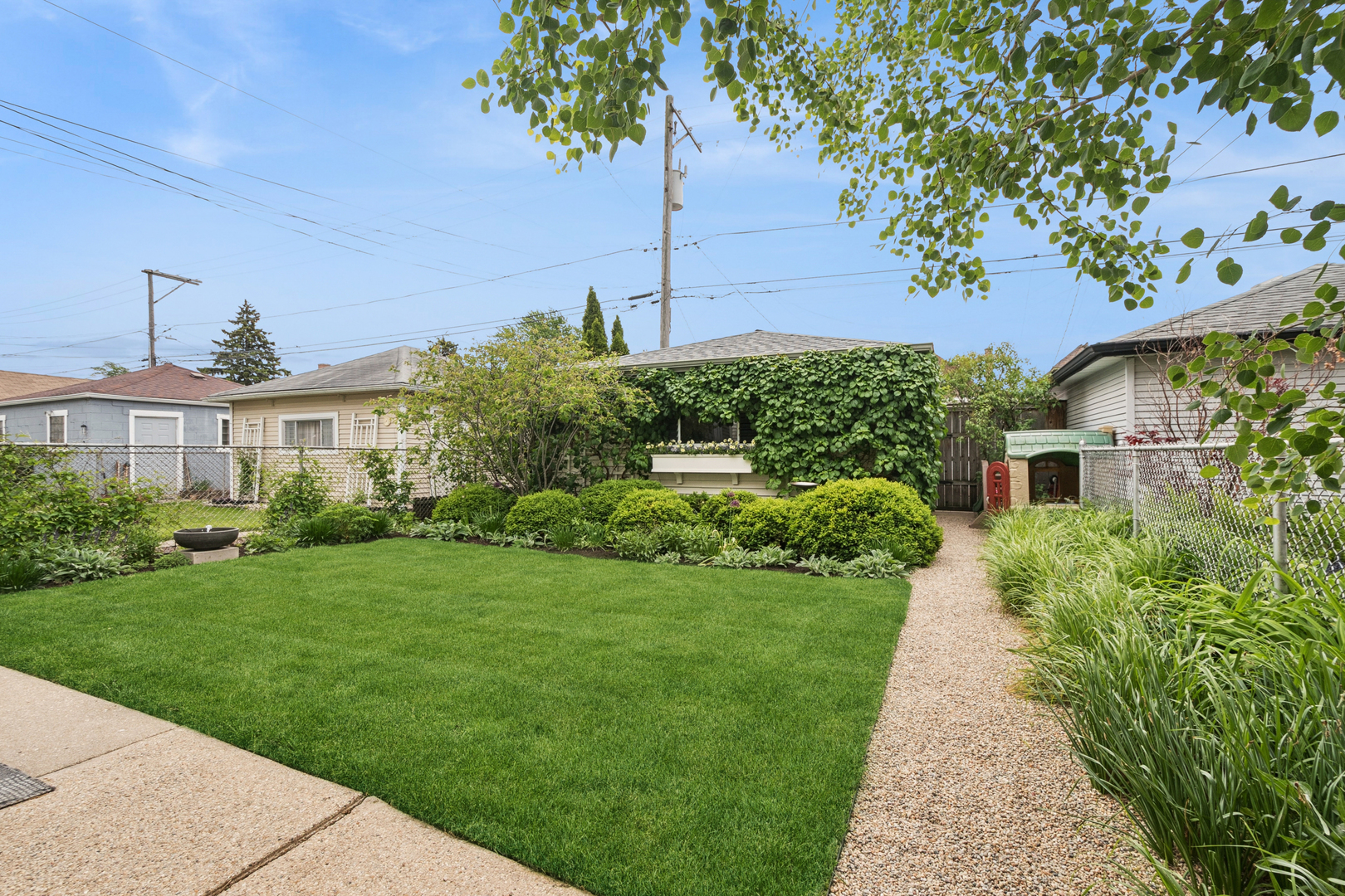 5339 West Berenice Avenue Chicago IL 60641
