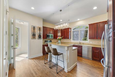 3219 University Avenue Highland Park IL 60035