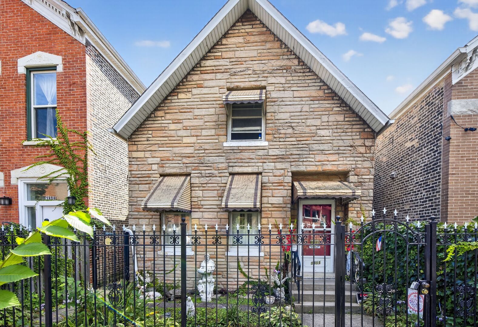 1811 West Superior Street Chicago IL 60622