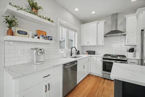 512 Wheatley Drive Mahomet IL 61853