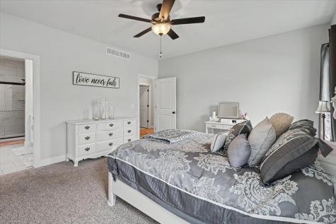 512 Wheatley Drive Mahomet IL 61853