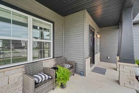 512 Wheatley Drive Mahomet IL 61853