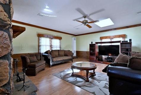 108 Cedar Circle Streamwood IL 60107