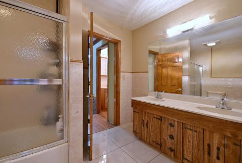 108 Cedar Circle Streamwood IL 60107