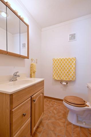 108 Cedar Circle Streamwood IL 60107