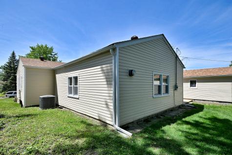 108 Cedar Circle Streamwood IL 60107