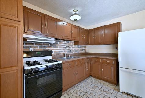 108 Cedar Circle Streamwood IL 60107
