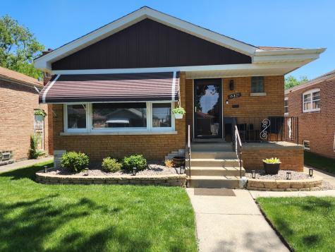 13821 South Tracy Avenue Riverdale IL 60827