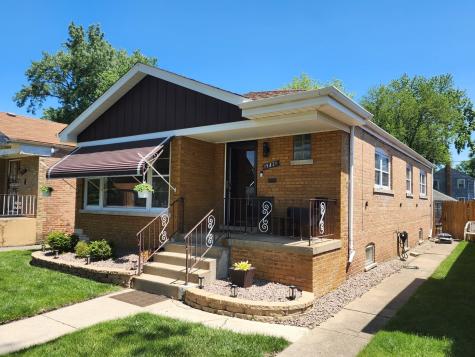 13821 South Tracy Avenue Riverdale IL 60827
