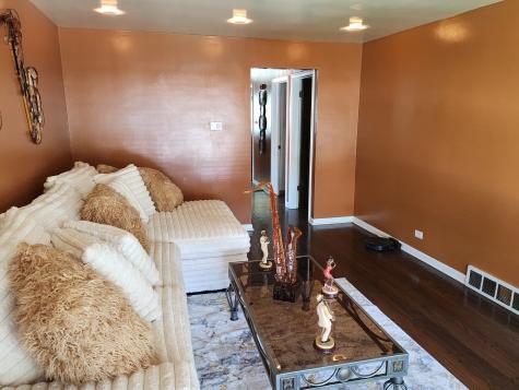 13821 South Tracy Avenue Riverdale IL 60827