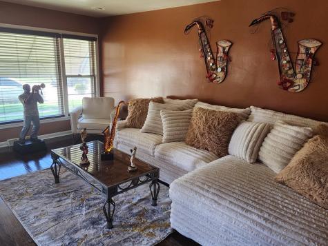13821 South Tracy Avenue Riverdale IL 60827