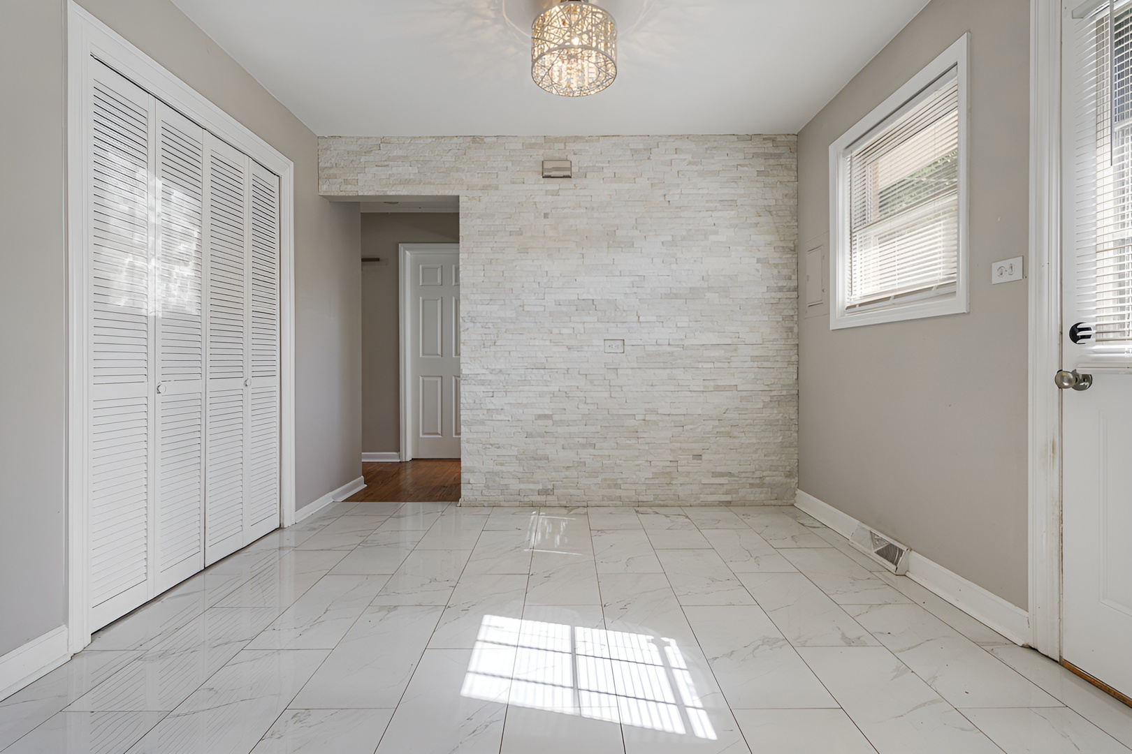 407 North West Avenue Elmhurst IL 60126