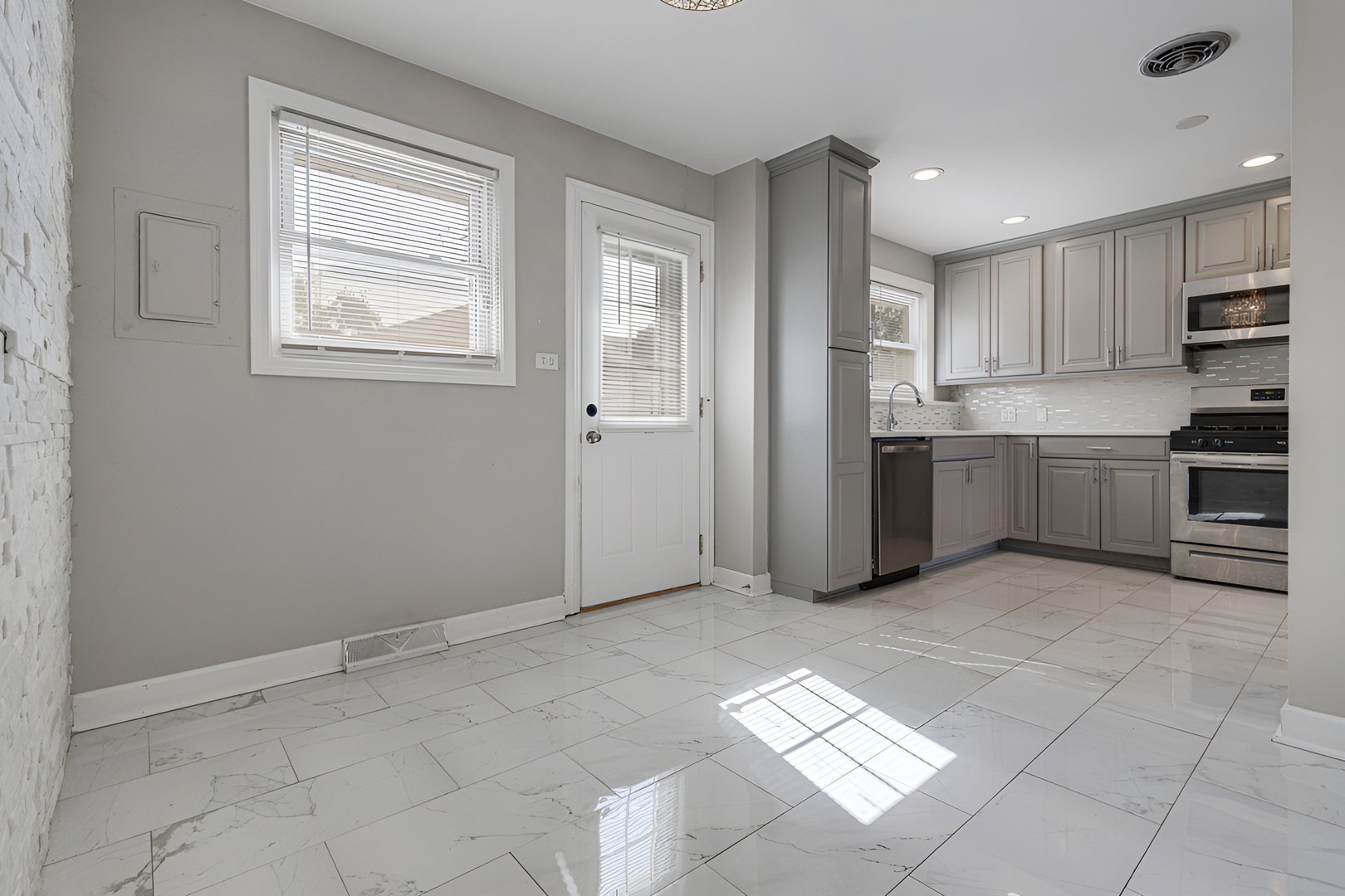 407 North West Avenue Elmhurst IL 60126