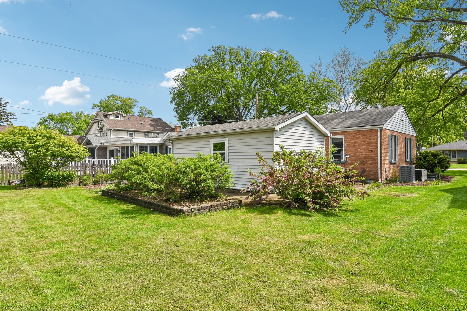 836 Lyford Lane Wheaton IL 60189