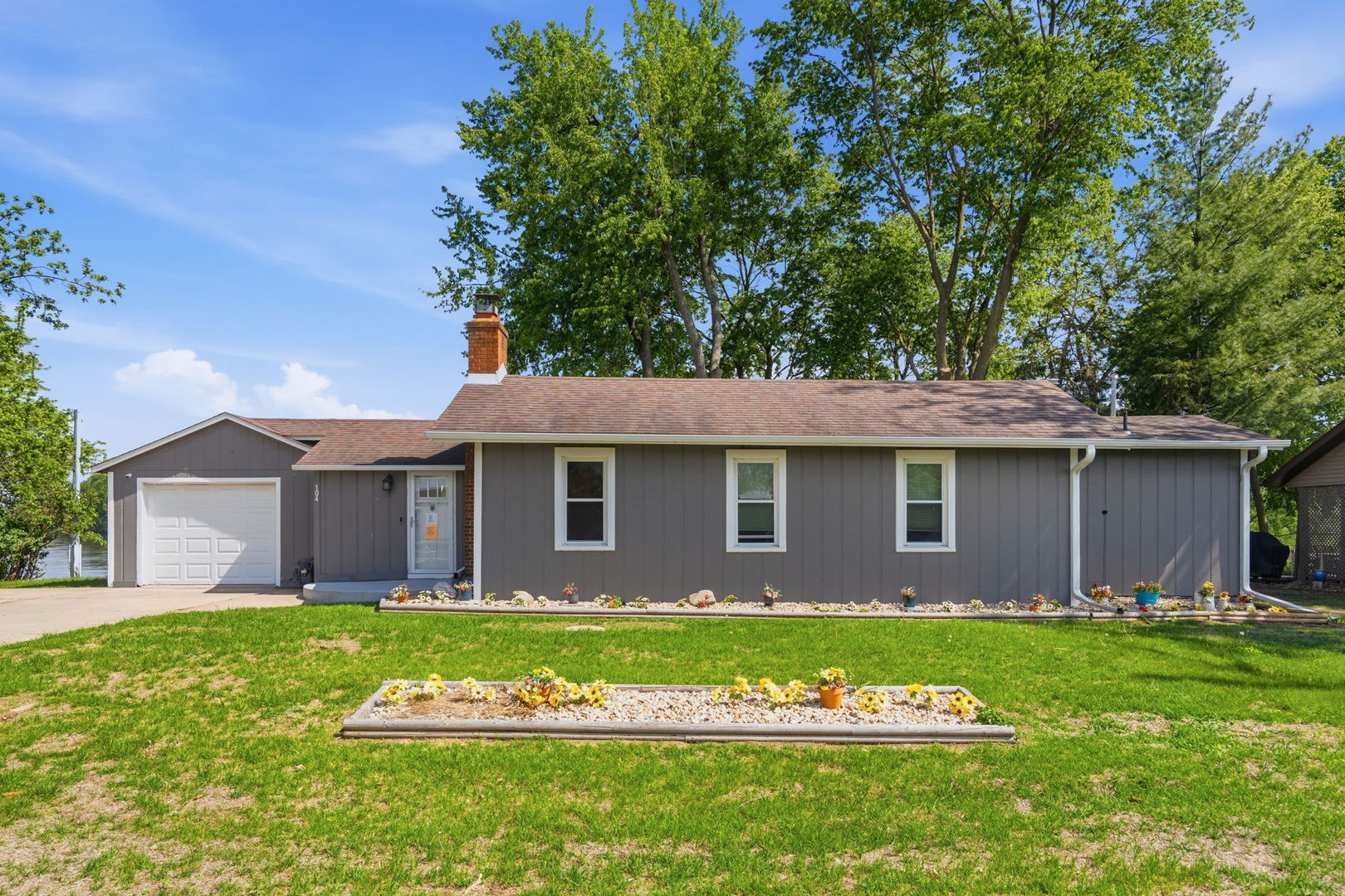 104 1ST Street E Lyndon IL 61261