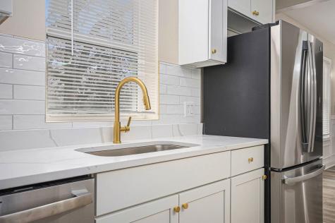 26 East 157th Street South Holland IL 60473