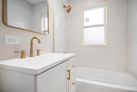 26 East 157th Street South Holland IL 60473