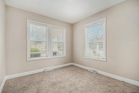 26 East 157th Street South Holland IL 60473