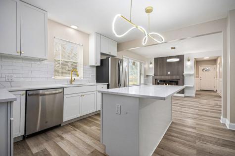 26 East 157th Street South Holland IL 60473