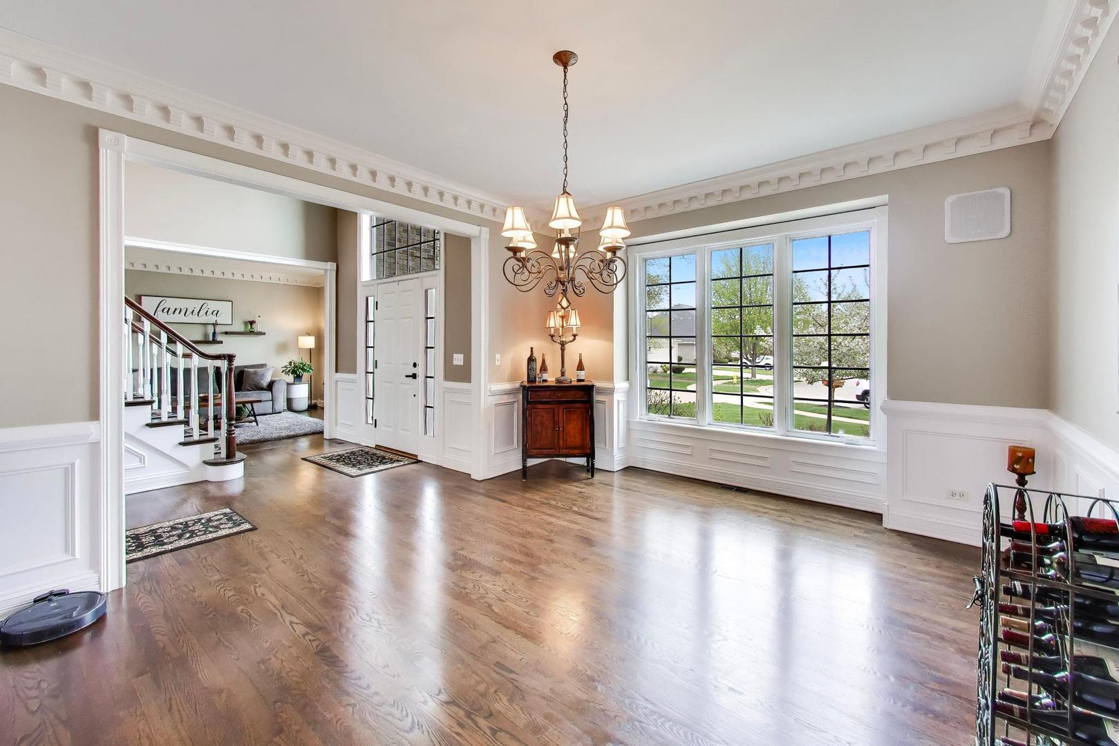 1N644 Woodhall Court Winfield IL 60190