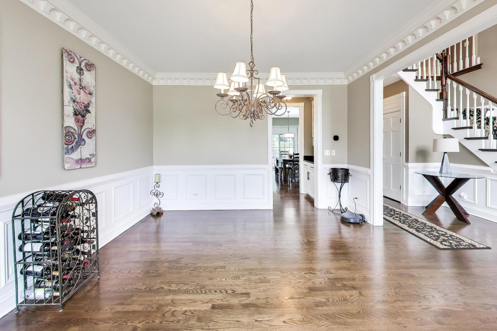 1N644 Woodhall Court Winfield IL 60190