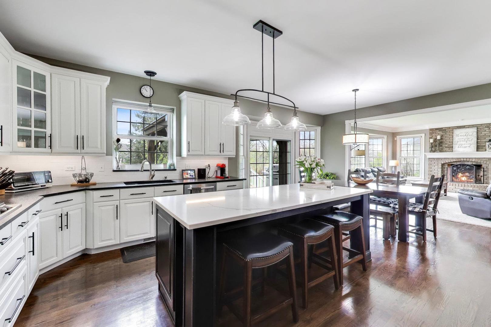 1N644 Woodhall Court Winfield IL 60190