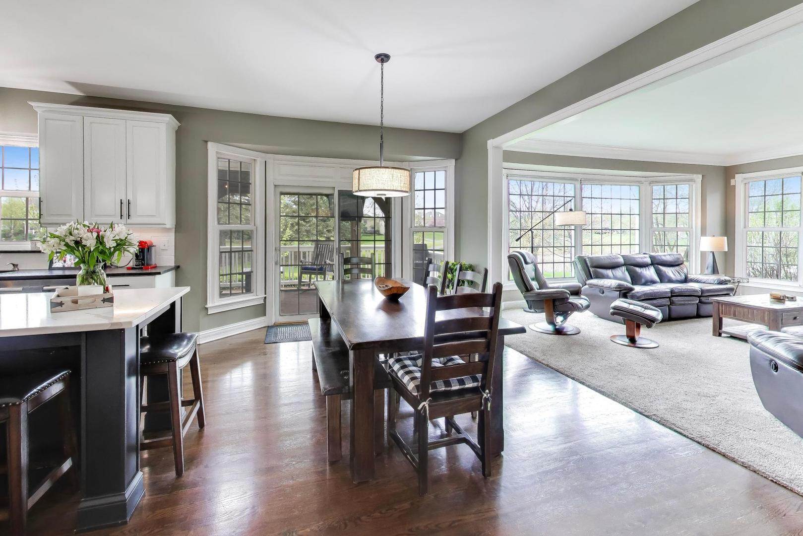 1N644 Woodhall Court Winfield IL 60190