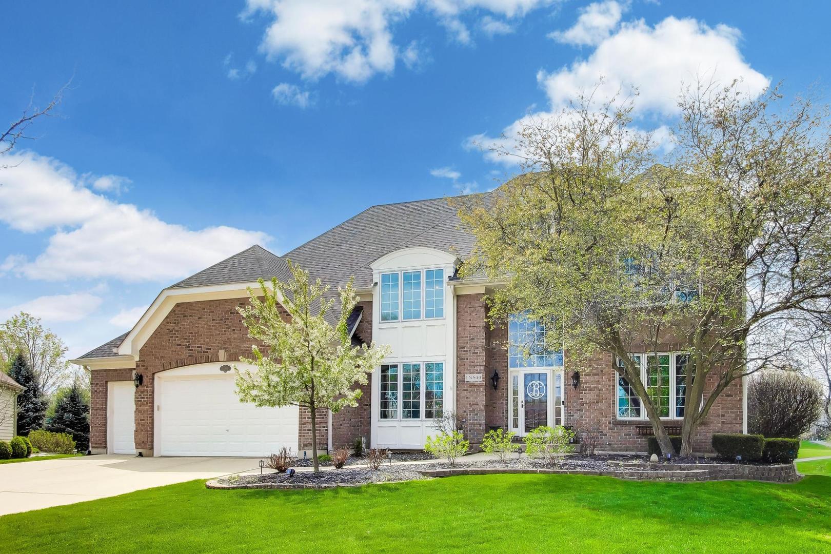 1N644 Woodhall Court Winfield IL 60190