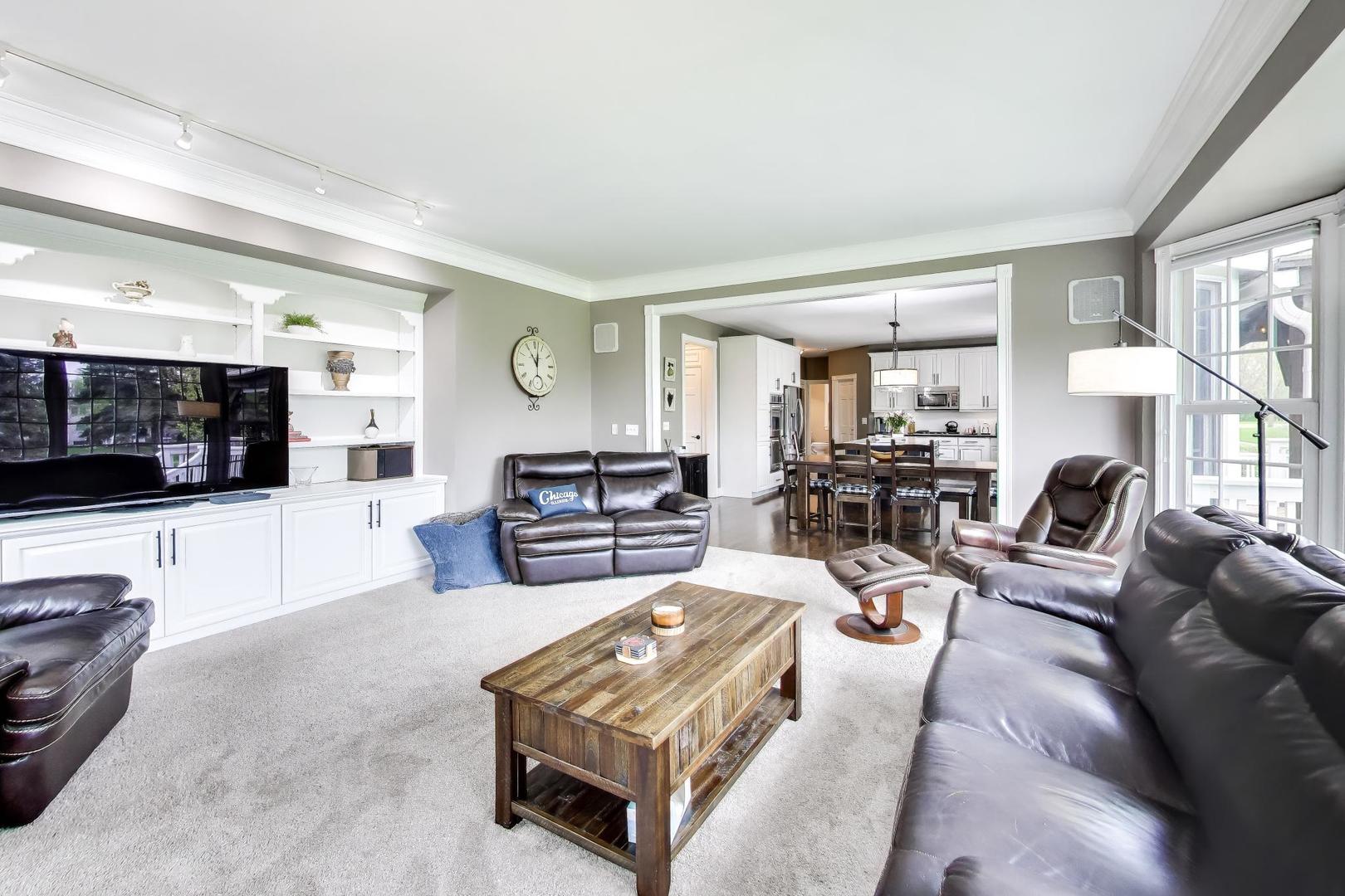 1N644 Woodhall Court Winfield IL 60190
