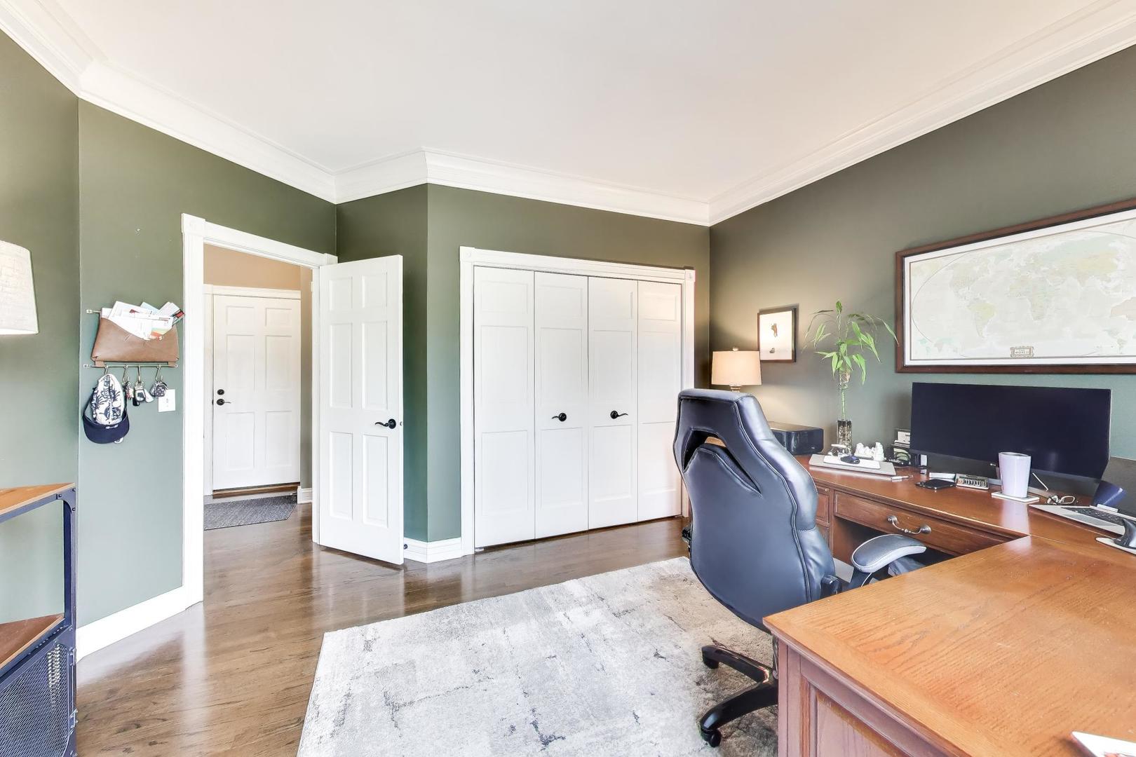 1N644 Woodhall Court Winfield IL 60190