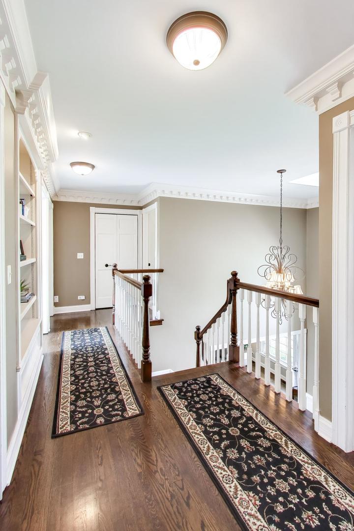1N644 Woodhall Court Winfield IL 60190