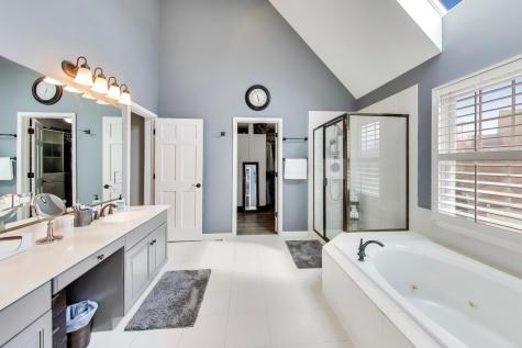 1N644 Woodhall Court Winfield IL 60190