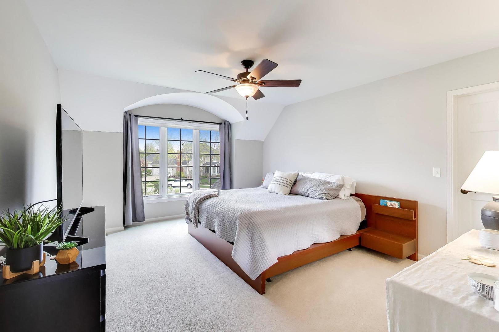 1N644 Woodhall Court Winfield IL 60190