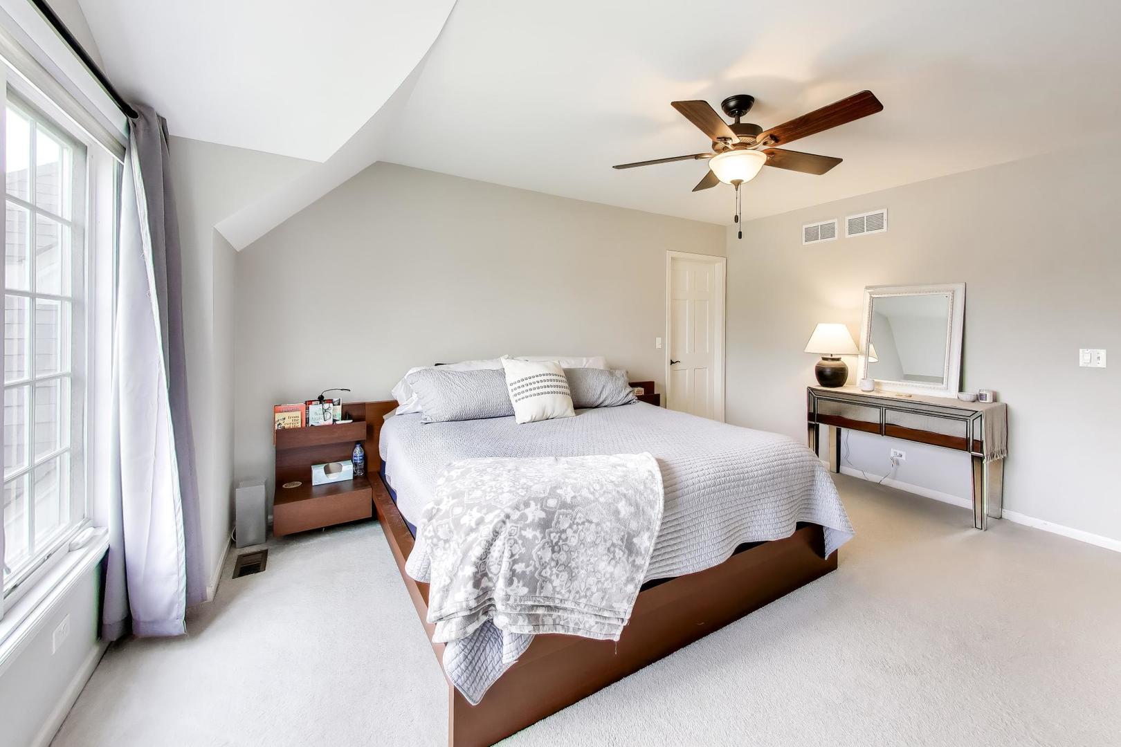 1N644 Woodhall Court Winfield IL 60190